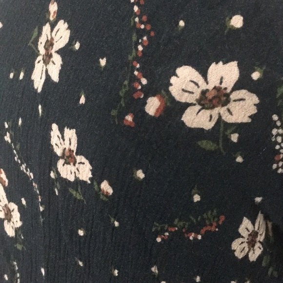 Long-Sleeve Ruffle Cold-Shoulder Top - Picture 5 of 5